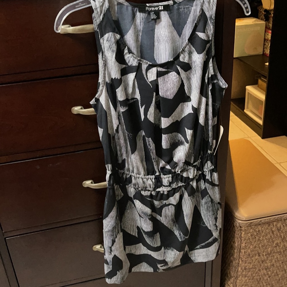 Dress - Picture 4 of 4